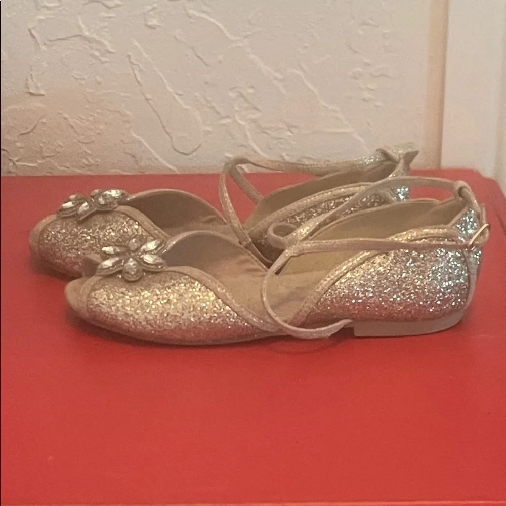 Joyfolie Sparkling Gold Sandals - Picture 3 of 12